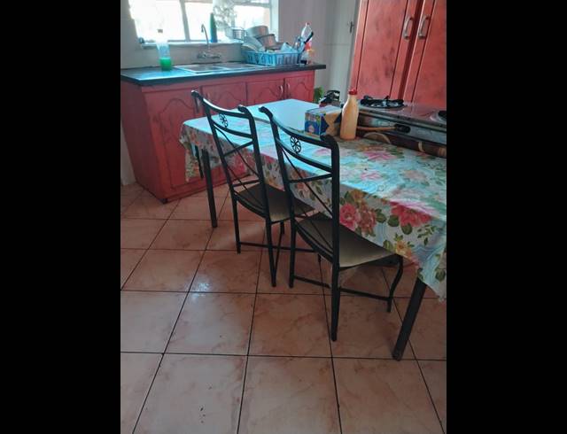 3 BEDROOM FREEHOLD FOR SALE IN SUNSET VIEW